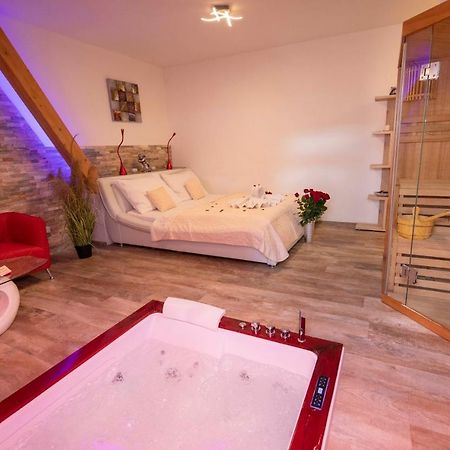 Romantický wellness suite hotel Heinz Dobris Exterior foto