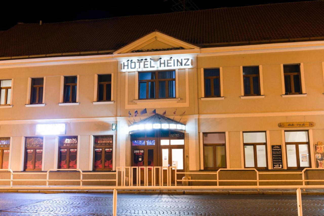 Romantický wellness suite hotel Heinz Dobris Exterior foto