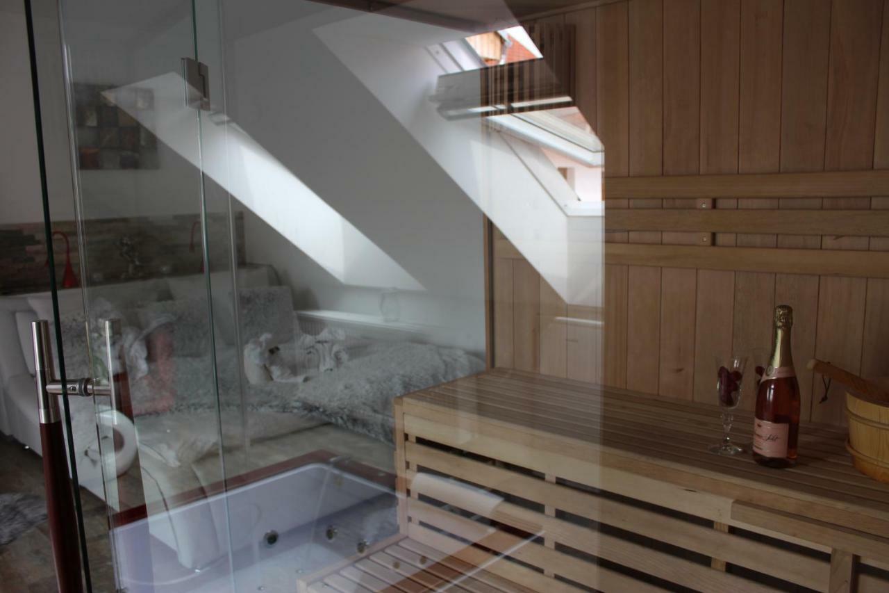 Romantický wellness suite hotel Heinz Dobris Exterior foto